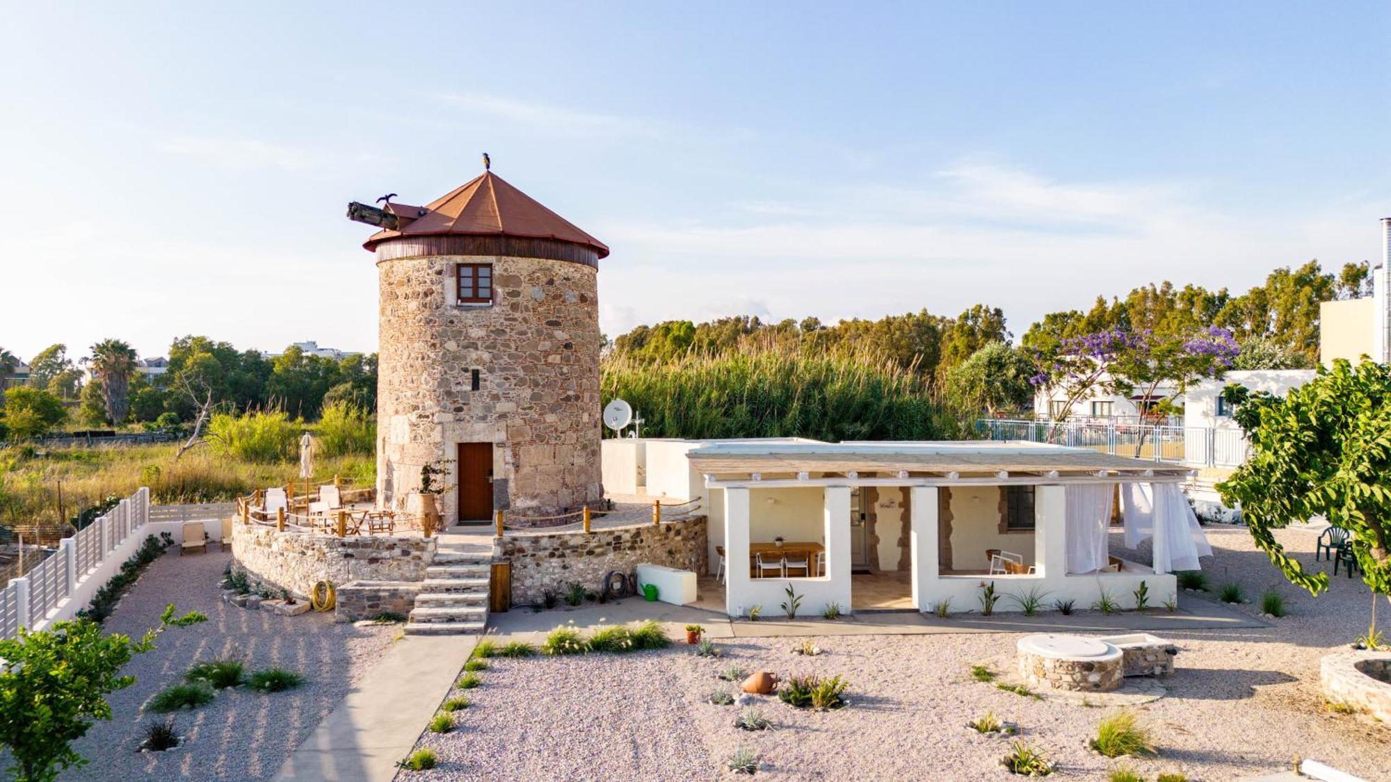 Traditional Windmill Holiday home